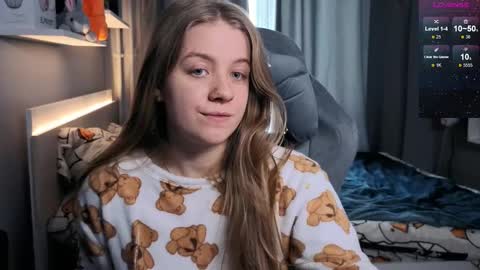 Snapshot of candy_meggie chatting on 02/25/25, 12:24 Megan online show from 02/25/25, 12:24