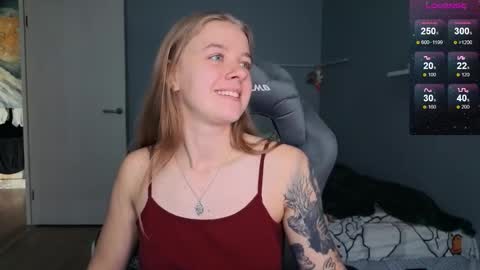 Snapshot of candy_meggie chatting on 09/10/25, 10:59 Megan online show from 09/10/25, 10:59