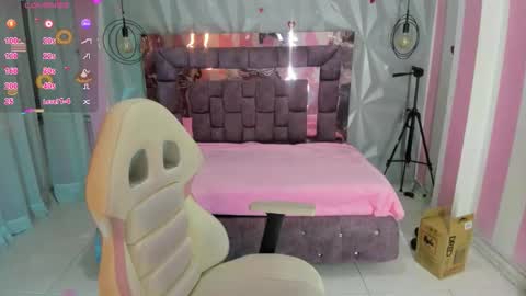 Ania online show from 11/19/25, 11:21