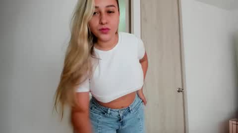 Snapshot of candy_sam28 chatting on 01/06/25, 06:41 samantha online show from 01/06/25, 06:41