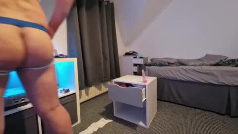 Snapshot of candyboy666 chatting on 12/25/24, 04:33 Candy Boy online show from 12/25/24, 04:33