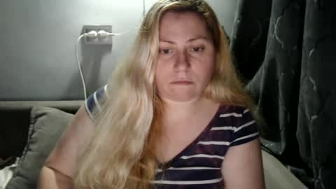 Snapshot of candycream74 chatting on 01/23/25, 01:51 Laura online show from 01/23/25, 01:51