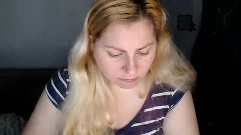 Snapshot of candycream74 chatting on 01/23/25, 01:56 Laura online show from 01/23/25, 01:56