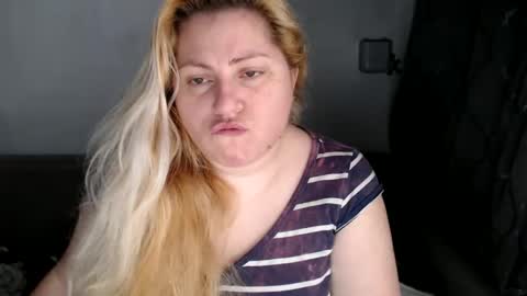 Snapshot of candycream74 chatting on 01/24/25, 10:11 Laura online show from 01/24/25, 10:11