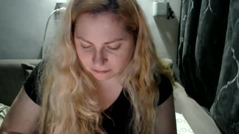 Snapshot of candycream74 chatting on 01/26/25, 05:34 Laura online show from 01/26/25, 05:34