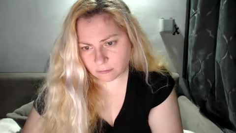 Snapshot of candycream74 chatting on 01/27/25, 03:39 Laura online show from 01/27/25, 03:39