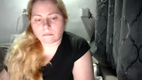 Snapshot of candycream74 chatting on 01/28/25, 07:10 Laura online show from 01/28/25, 07:10