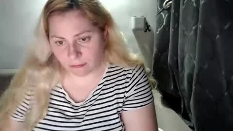 Snapshot of candycream74 chatting on 01/29/25, 06:50 Laura online show from 01/29/25, 06:50
