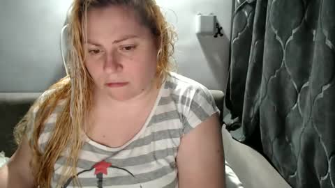 Snapshot of candycream74 chatting on 02/01/25, 08:47 Laura online show from 02/01/25, 08:47