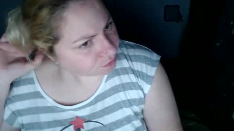 Snapshot of candycream74 chatting on 02/03/25, 06:24 Laura online show from 02/03/25, 06:24