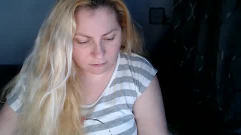 Snapshot of candycream74 chatting on 02/03/25, 12:36 Laura online show from 02/03/25, 12:36