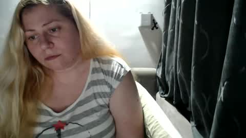 Snapshot of candycream74 chatting on 02/04/25, 07:11 Laura online show from 02/04/25, 07:11