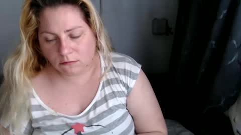 Snapshot of candycream74 chatting on 03/05/25, 11:38 Laura online show from 03/05/25, 11:38