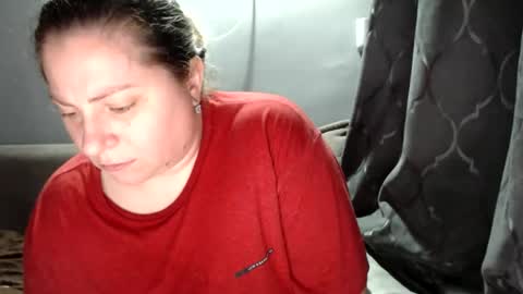 Snapshot of candycream74 chatting on 10/23/25, 07:18 Laura online show from 10/23/25, 07:18