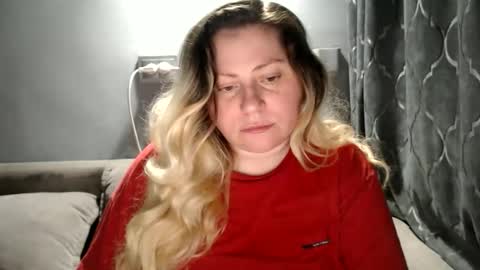 Snapshot of candycream74 chatting on 04/21/26, 02:51 Laura online show from 04/21/26, 02:51