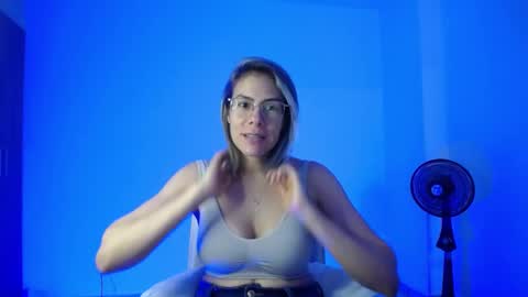 Snapshot of candydowson1 chatting on 12/02/24, 01:14 Candy Dowson online show from 12/02/24, 01:14