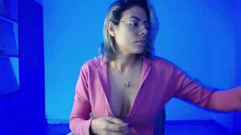 Snapshot of candydowson1 chatting on 10/31/25, 10:38 Candy Dowson online show from 10/31/25, 10:38