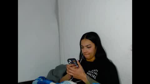 Snapshot of candyfire666 chatting on 10/31/25, 05:30 Sara online show from 10/31/25, 05:30