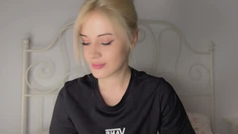 You can call me HH online show from 02/25/26, 06:50