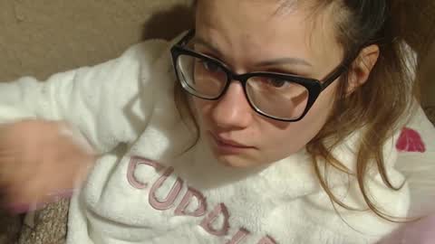 say meow and send tips  online show from 12/13/24, 08:04