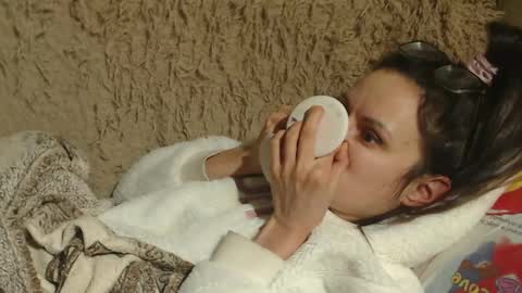 say meow and send tips  online show from 02/01/25, 09:19