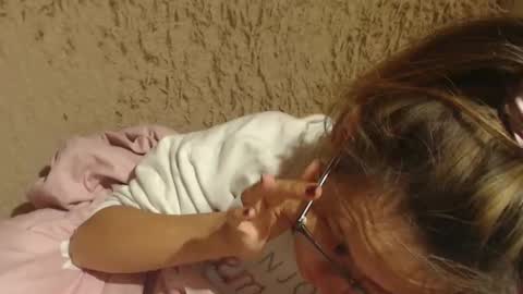 say meow and send tips  online show from 09/15/25, 12:49