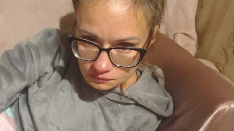 say meow and send tips  online show from 09/28/25, 08:25