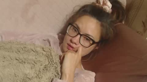 say meow and send tips  online show from 10/27/25, 09:41