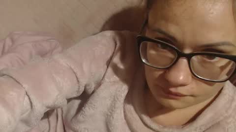 say meow and send tips  online show from 11/12/25, 08:41