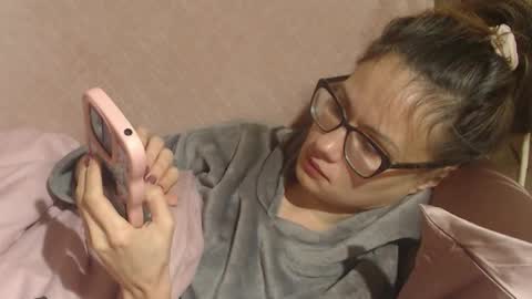 say meow and send tips  online show from 12/03/25, 12:58