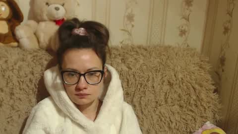 Snapshot of candylady136 chatting on 02/01/25, 11:43 say meow and send tip online show from 02/01/25, 11:43