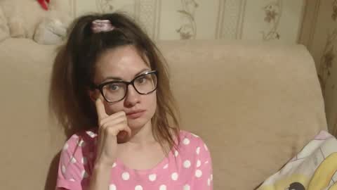 Snapshot of candylady136 chatting on 03/12/25, 04:35 say meow and send tip online show from 03/12/25, 04:35