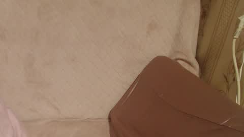 Snapshot of candylady136 chatting on 09/30/25, 12:59 say meow and send tip online show from 09/30/25, 12:59