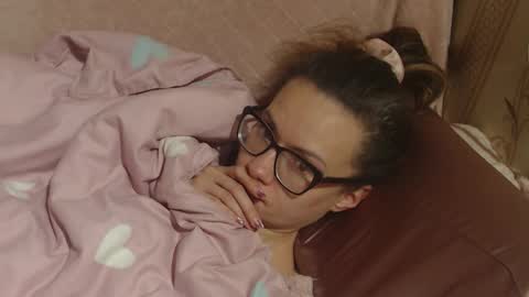 Snapshot of candylady136 chatting on 12/17/25, 03:23 say meow and send tip online show from 12/17/25, 03:23