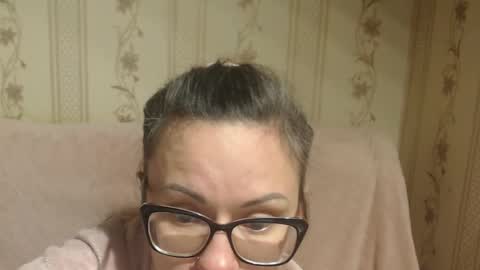 Snapshot of candylady136 chatting on 01/16/26, 02:43 say meow and send tip online show from 01/16/26, 02:43