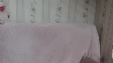 Snapshot of candylady136 chatting on 02/08/26, 09:18 say meow and send tip online show from 02/08/26, 09:18