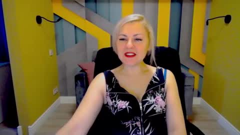 Snapshot of candylons chatting on 12/03/24, 06:26 CandyLons online show from 12/03/24, 06:26