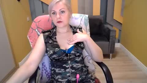 Snapshot of candylons chatting on 01/08/25, 06:20 CandyLons online show from 01/08/25, 06:20