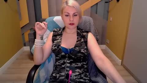 Snapshot of candylons chatting on 03/03/25, 09:33 CandyLons online show from 03/03/25, 09:33