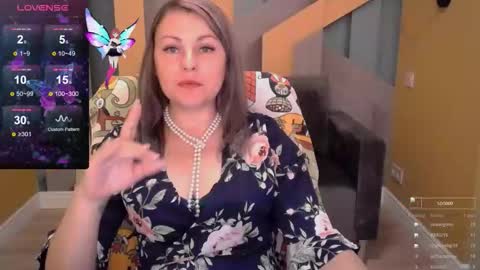 Snapshot of candylons chatting on 09/26/25, 06:06 CandyLons online show from 09/26/25, 06:06