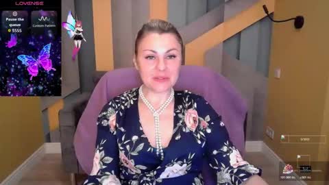 Snapshot of candylons chatting on 11/04/25, 06:45 CandyLons online show from 11/04/25, 06:45