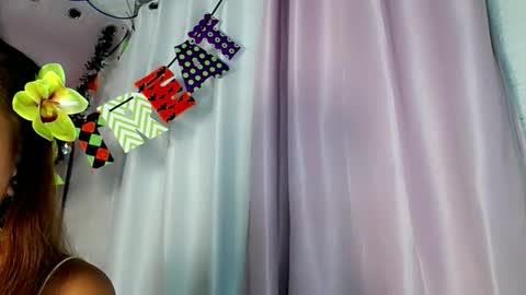 leahlex 3 online show from 10/28/25, 08:51