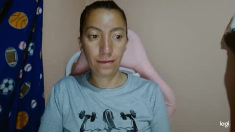 Snapshot of candymilfff chatting on 05/27/26, 12:24 candymilfff online show from 05/27/26, 12:24