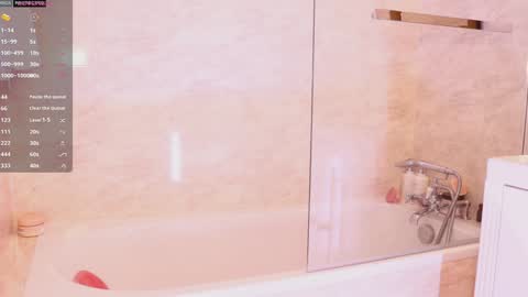 Snapshot of candymoore_ chatting on 12/10/24, 10:16 Candice online show from 12/10/24, 10:16