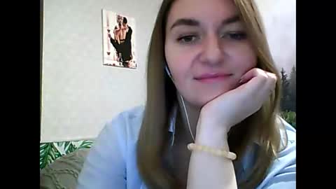 Snapshot of candyolime chatting on 02/19/25, 12:03 Daisy online show from 02/19/25, 12:03