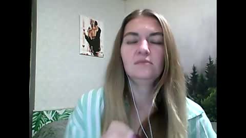 Snapshot of candyolime chatting on 09/24/25, 08:23 Daisy online show from 09/24/25, 08:23