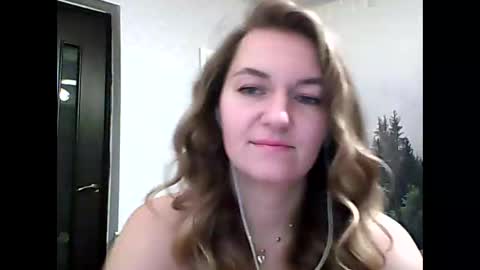 Snapshot of candyolime chatting on 12/15/25, 09:30 Daisy online show from 12/15/25, 09:30