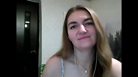 Snapshot of candyolime chatting on 12/16/25, 09:31 Daisy online show from 12/16/25, 09:31