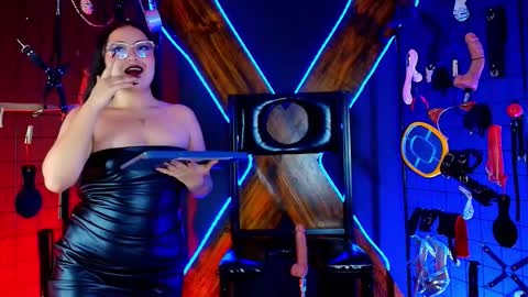 Snapshot of candyqueen_bdsm_ chatting on 02/06/26, 04:06 candyqueen_bdsm_ online show from 02/06/26, 04:06