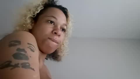 Snapshot of candyredxo2024 chatting on 09/12/25, 04:18 candyredxo2024 online show from 09/12/25, 04:18